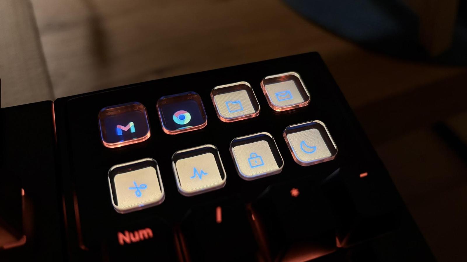 be quiet! Dark Mount - funkční tlačítka s displejem