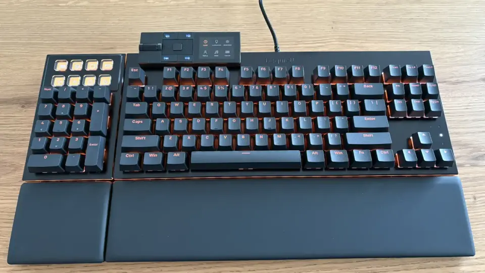 be quiet! Dark Mount - numerický blok si klidně můžete připojit nalevo... nebo napravo... nebo vůbec