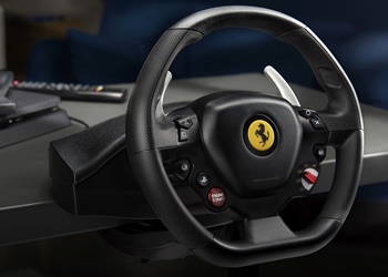 Volanty Thrustmaster pro virtuální závodění