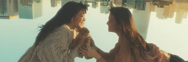 Hrátky s kočkou v hraném traileru na Gravity Rush 2